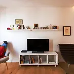 Comfortable And Bright - Lisbon
