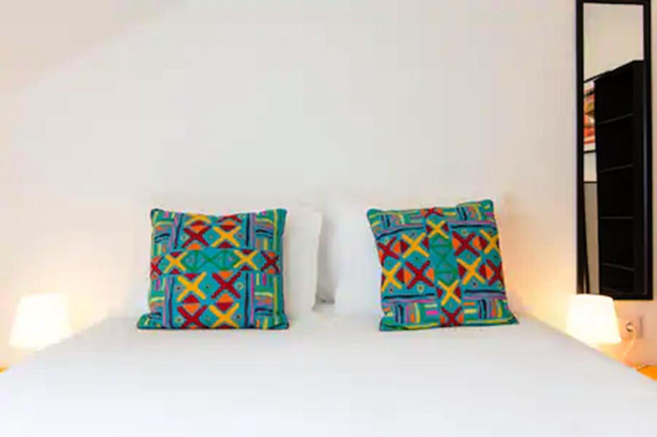 Comfortable And Bright - *